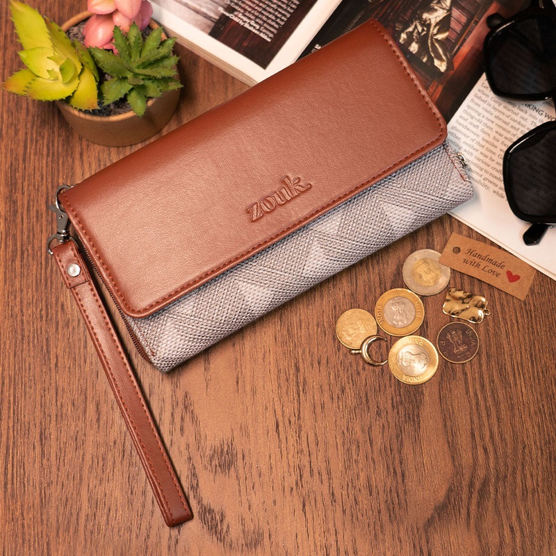 Aravalli Abstract Wristlet Wallets