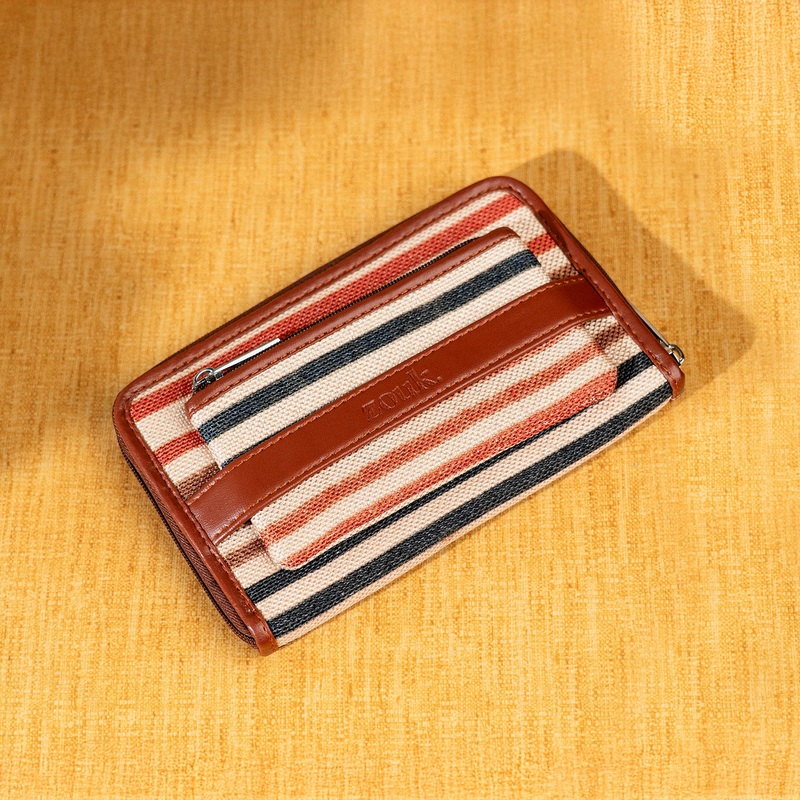 Qutub Stripes Classic Zipper Wallet