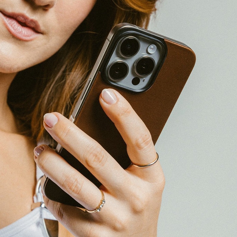 Magnetic Horween Leather Back for iPhone 16 Series