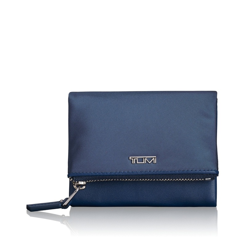 Voyageur Flap Card Case