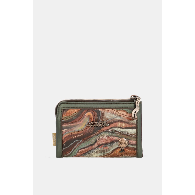 Outer medium wallet