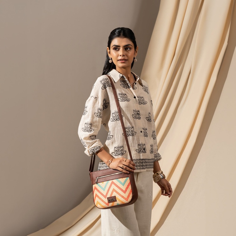 WavBeach U-Shaped Sling Bag